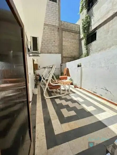 منزل ارضي للبيع وما يعلوه