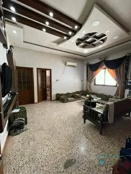 منزل ارضي للبيع وما يعلوه — 5