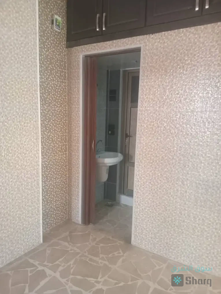 شقة سكنية للبيع — 8