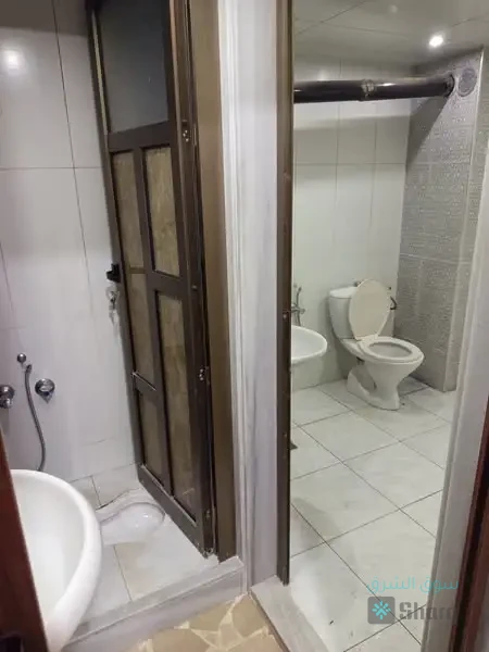 للبيع شقة سكنية — 5