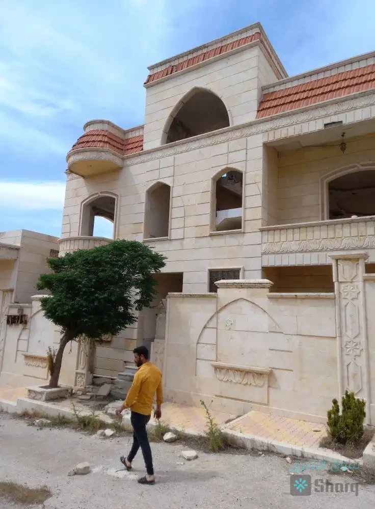 فيلا للبيع — 4