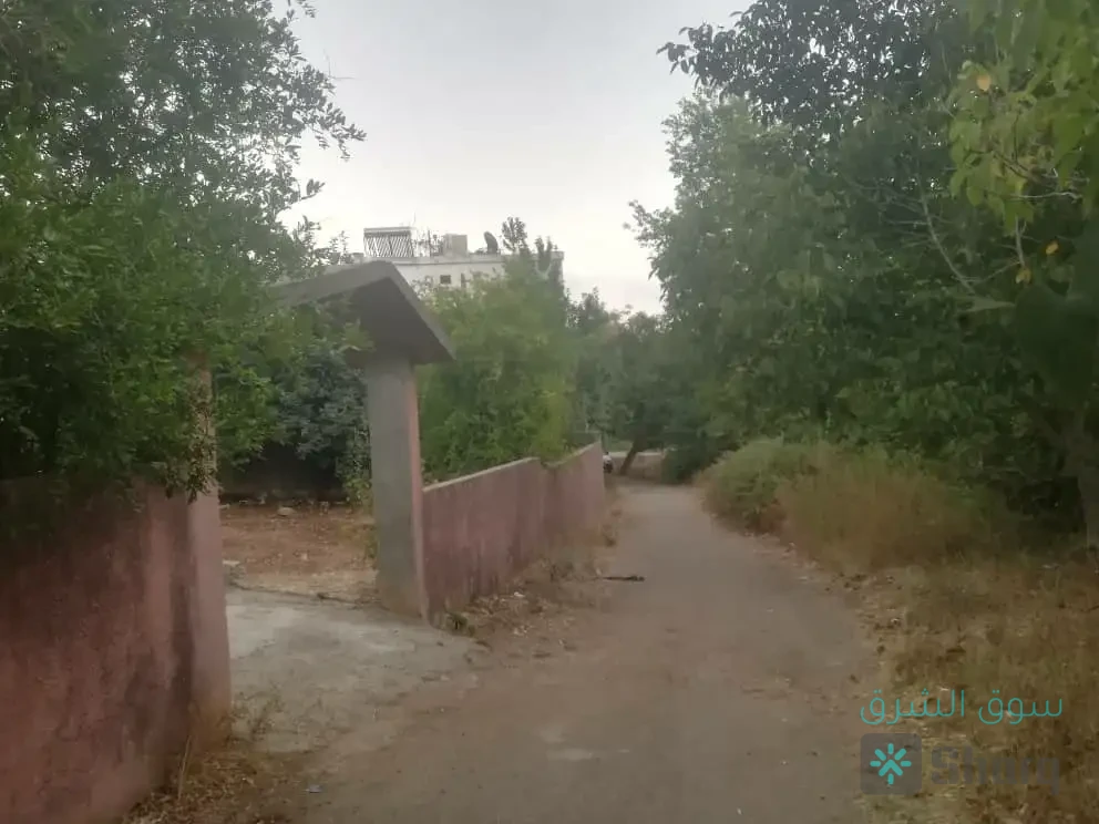 منزل للبيع مع ارض — 2